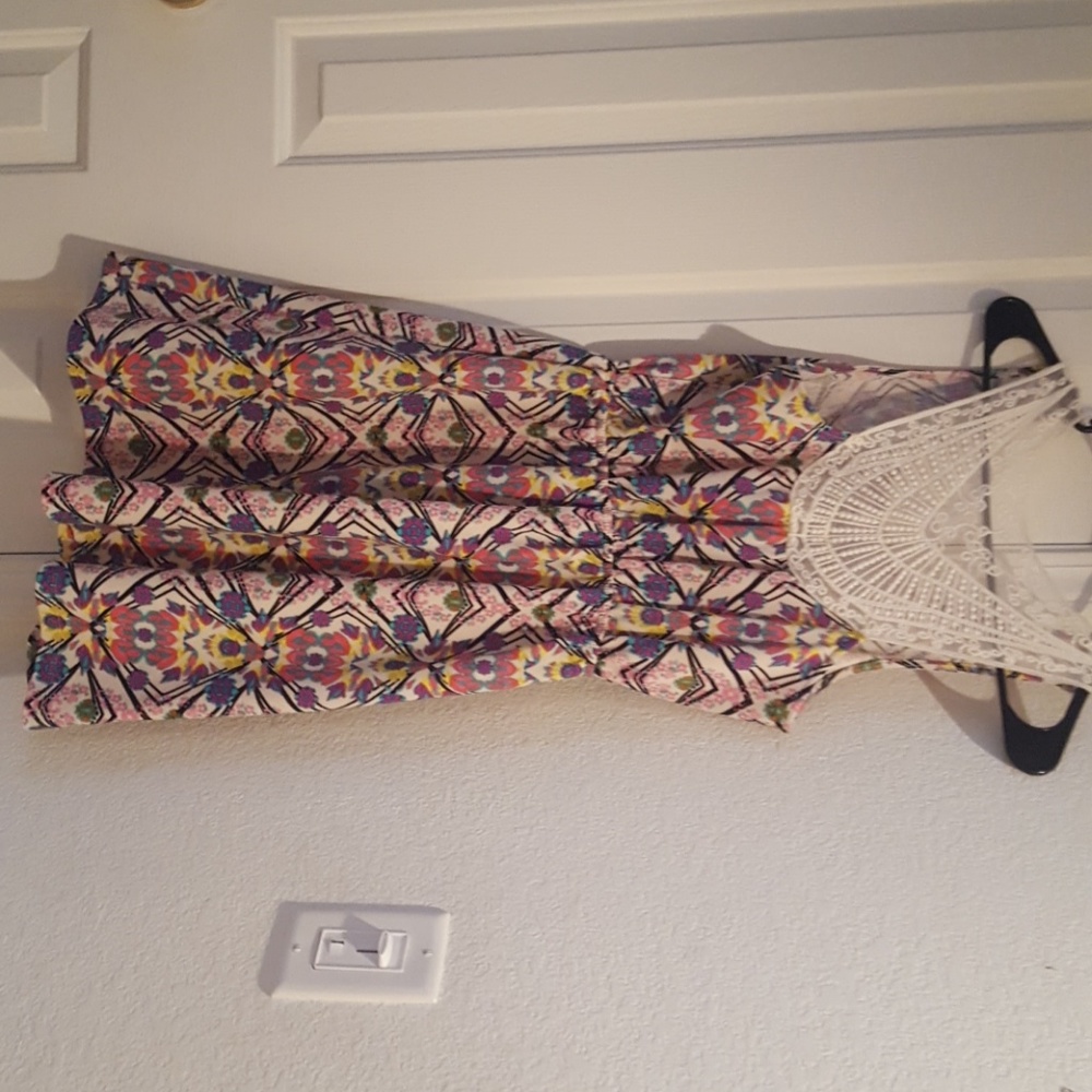 Dress - Picture 2 of 2